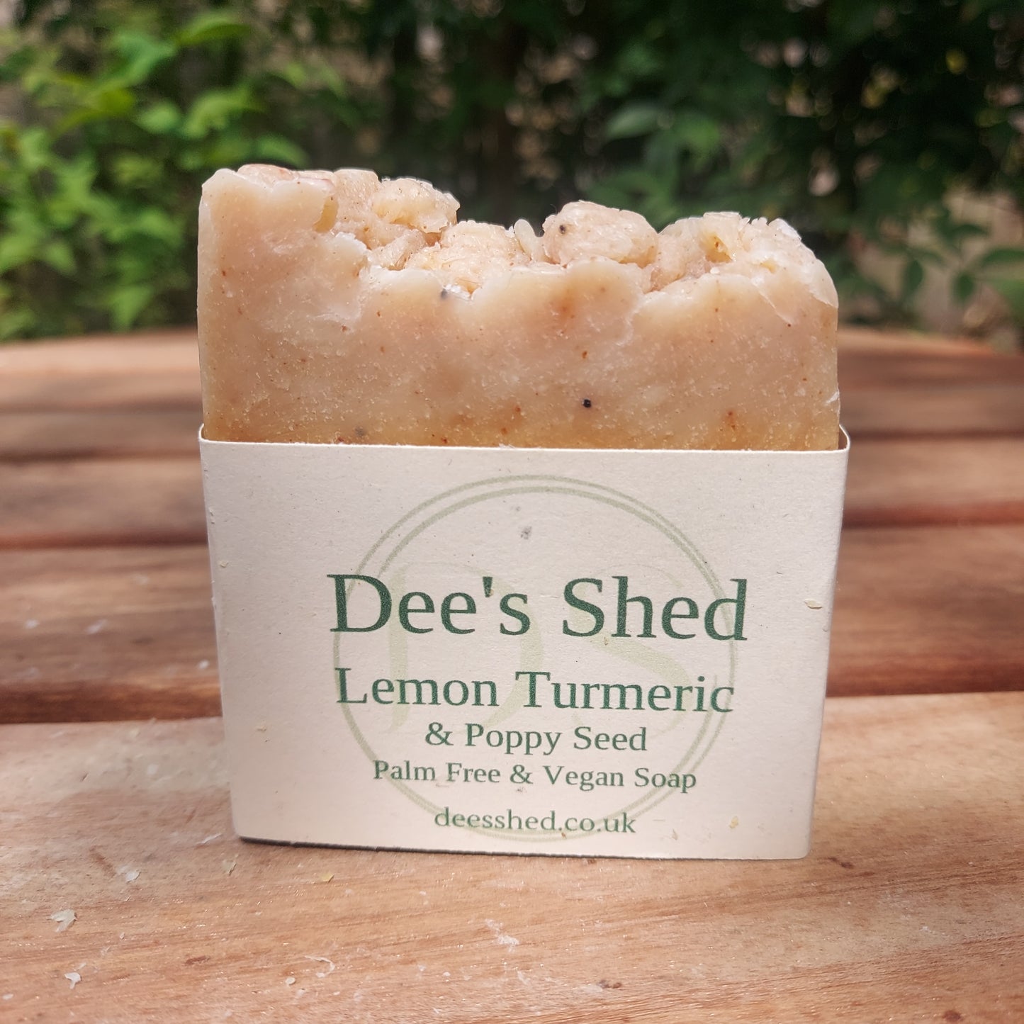 Introduce a little zing into your daily routine with our Lemon Turmeric and Poppy Seed Soap! The refreshing lemon extract invigorates your skin, while the turmeric provides anti-inflammatory benefits. And don't forget the scrubbing power of poppy seeds for a silky smooth finish. (That’s one powerful soap!)